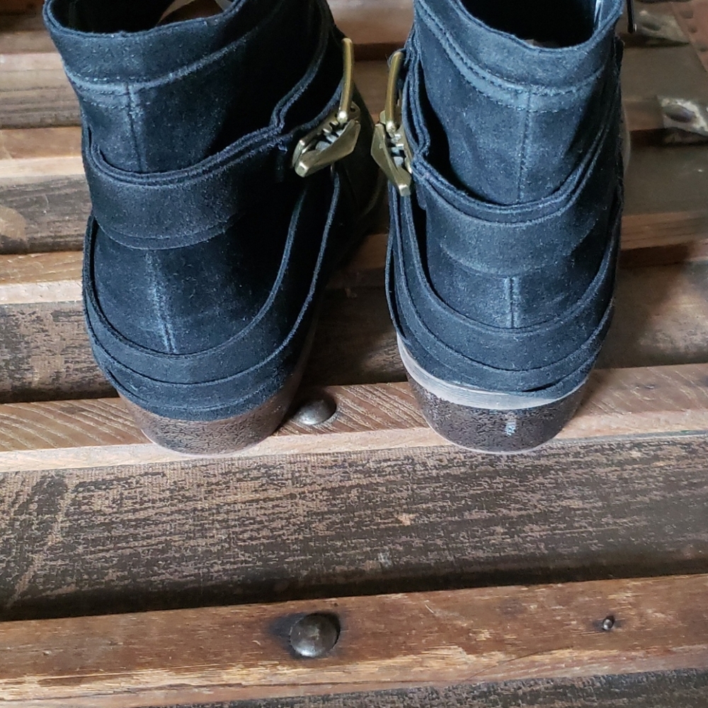 Fergalicious Black Suede Bootie 💥 - Picture 5 of 9